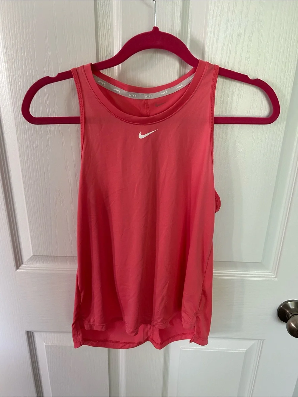 Nike Coral Pink Women’s Athletic Tank Top